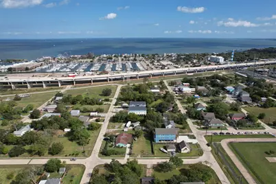 175 W 6th Street #D, Kemah, TX 77565 - Photo 3