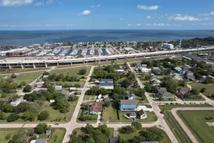 175 W 6th St, Kemah, TX 77565 - Photo 3