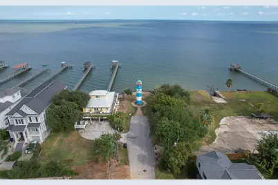 175 W 6th Street #D, Kemah, TX 77565 - Photo 35