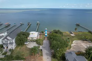 175 W 6th St, Kemah, TX 77565 - Photo 35