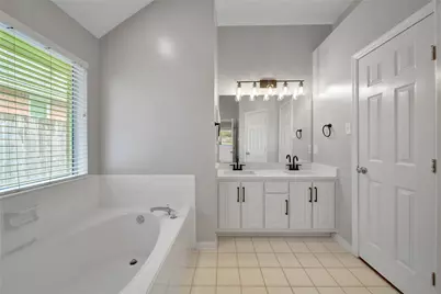 15 Wintergrass Place, The Woodlands, TX 77382 - Photo 13
