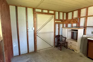 820 W Fairwinds St, Hallettsville, TX 77964 - Photo 37