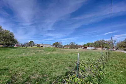 820 W Fairwinds Street, Hallettsville, TX 77964 - Photo 29