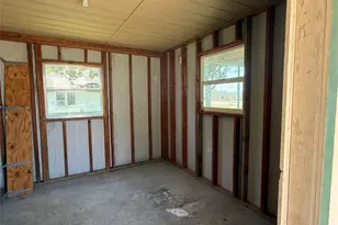 820 W Fairwinds St, Hallettsville, TX 77964 - Photo 39