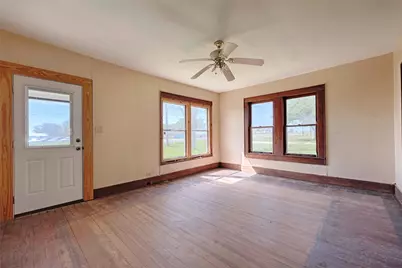 820 W Fairwinds Street, Hallettsville, TX 77964 - Photo 5