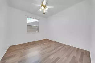 1009 Bay Area Blvd, League City, TX 77573 - Photo 17