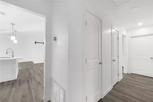6014 Belarbor St, Houston, TX 77033 - Photo 13