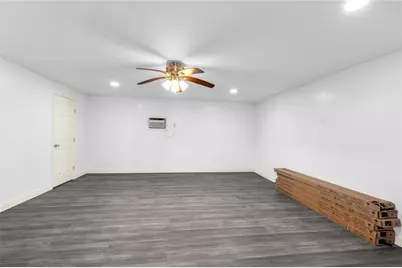 6014 Belarbor Street, Houston, TX 77033 - Photo 21