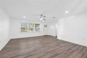 6014 Belarbor St, Houston, TX 77033 - Photo 9