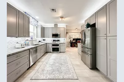 15735 Fleetwood Oaks Drive, Houston, TX 77079 - Photo 7