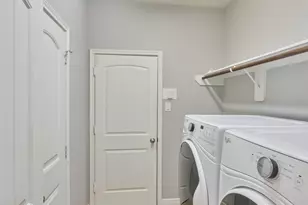 184 W Heritage Mill Cir, Tomball, TX 77375 - Photo 17