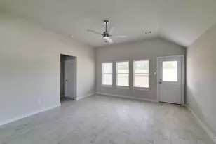 902 Cold Snow Dr, Houston, TX 77090 - Photo 25