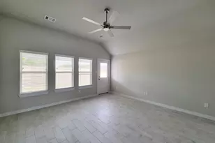 902 Cold Snow Dr, Houston, TX 77090 - Photo 27