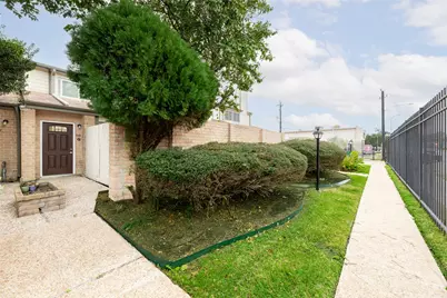 710 Country Place Drive #G, Houston, TX 77079 - Photo 25