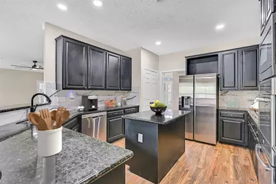 306 Melodywood Drive, Friendswood, TX 77546 - Photo 9