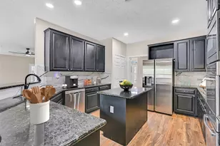 306 Melodywood Dr, Friendswood, TX 77546 - Photo 9