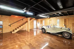 9203 Avenue G, Liverpool, TX 77577 - Photo 27