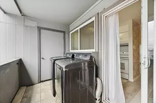 4450 Sherwood Ln, Houston, TX 77092 - Photo 9