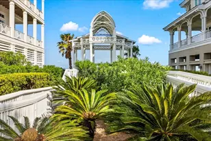1830 Seaside Dr, Galveston, TX 77550 - Photo 39