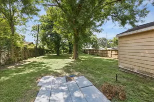 8348 Baker Dr, Houston, TX 77017 - Photo 9