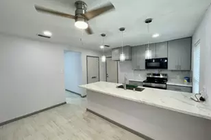 710 Voyager Dr, Houston, TX 77062 - Photo 5