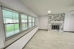 710 Voyager Dr, Houston, TX 77062 - Photo 11