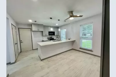 710 Voyager Drive, Houston, TX 77062 - Photo 3