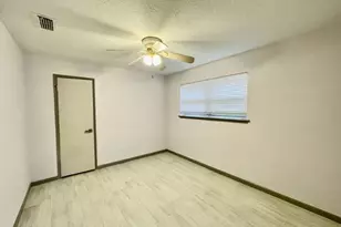 710 Voyager Dr, Houston, TX 77062 - Photo 23
