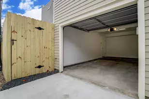 415 E 27th St, Houston, TX 77008 - Photo 11