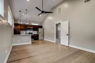 415 E 27th St, Houston, TX 77008 - Photo 3
