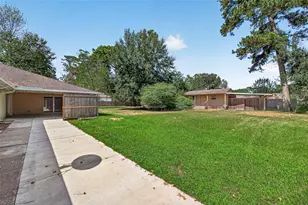 1611 Sweet Gum Ln, Kingwood, TX 77339 - Photo 33