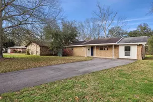 8670 Newfield Ln, Beaumont, TX 77707 - Photo 3