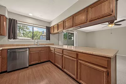17611 Ten Curves Court, Spring, TX 77379 - Photo 9