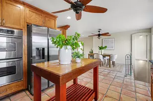 557 Pompano St, Bayou Vista, TX 77563 - Photo 3