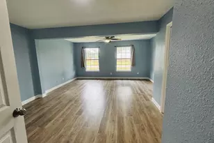 8201 Kenton St, Houston, TX 77028 - Photo 17