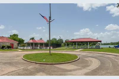 2106 Lakeshore Forest Court, Missouri City, TX 77459 - Photo 5