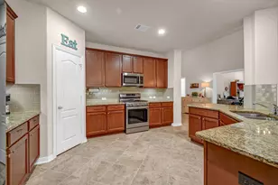 207 Timber Grv Ct, Clute, TX 77531 - Photo 11