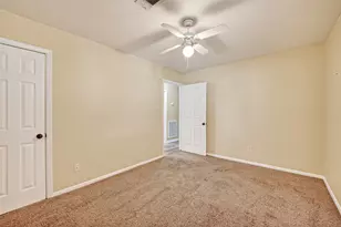 210 Woodhaven St, Highlands, TX 77562 - Photo 37