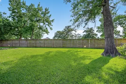 210 Woodhaven Street, Highlands, TX 77562 - Photo 43
