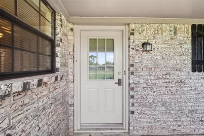 210 Woodhaven Street, Highlands, TX 77562 - Photo 5
