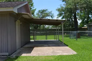 210 Woodhaven St, Highlands, TX 77562 - Photo 47