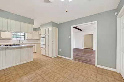 210 Woodhaven Street, Highlands, TX 77562 - Photo 13