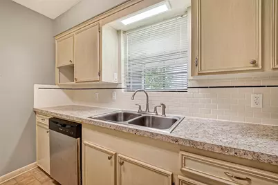 210 Woodhaven Street, Highlands, TX 77562 - Photo 21