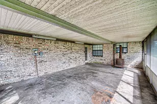 210 Woodhaven St, Highlands, TX 77562 - Photo 41