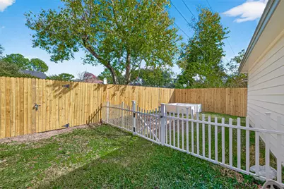 11506 Colonial Trail Drive, Houston, TX 77066 - Photo 41