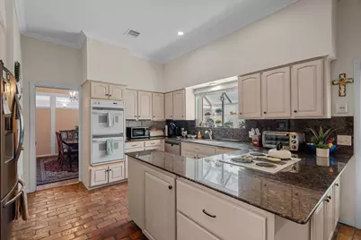 7510 W Briar Rose Drive, Houston, TX 77063 - Photo 19