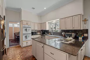 7510 W Briar Rose Dr, Houston, TX 77063 - Photo 19