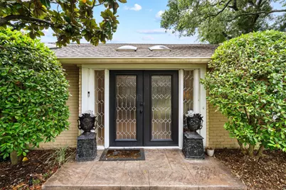 7510 W Briar Rose Drive, Houston, TX 77063 - Photo 3