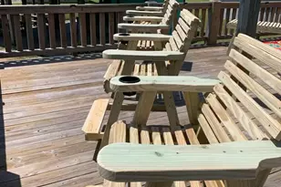 925 S Honeysuckle Dr, Crystal Beach, TX 77650 - Photo 15