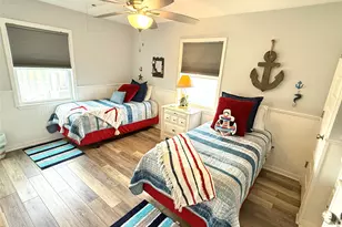 925 S Honeysuckle Dr, Crystal Beach, TX 77650 - Photo 13